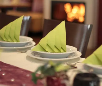 Gutbürgerliche Küche & Biergarten in Vohenstrauß – Hotel Drei Lilien Gutbürgerliche Küche & Biergarten in Vohenstrauß – Hotel Drei Lilien